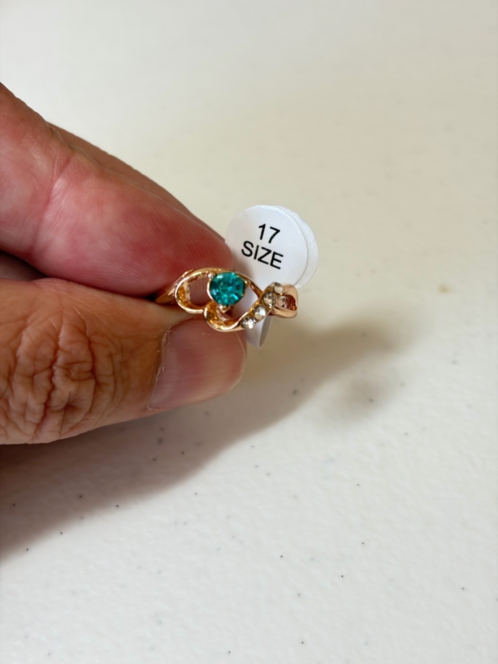 Elegant Gold and Blue Stone Ring. - Picture 4 of 7